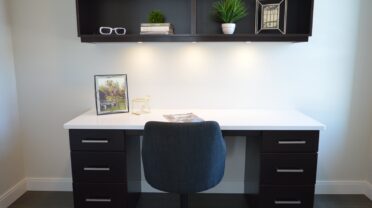 3 Easy Ways to Decorate Your Small Office Room