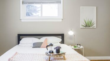 Interior Enthusiast – Minimalism + Contemporary Style by Danille