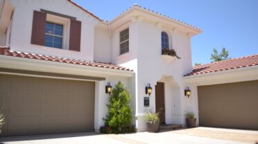 3 Easy Ways to Decorate Your Small Bed Room