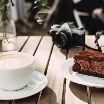 Breakfast with coffee and chocolate cake can make an idea come up