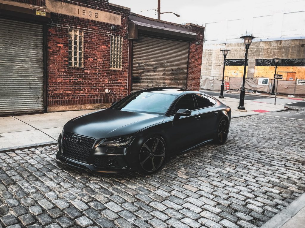 Buy a new car from the results of an online business for 6 months