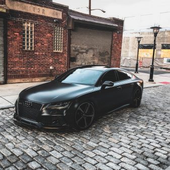 Buy a new car from the results of an online business for 6 months