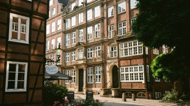 The 1990s trends that keep coming back